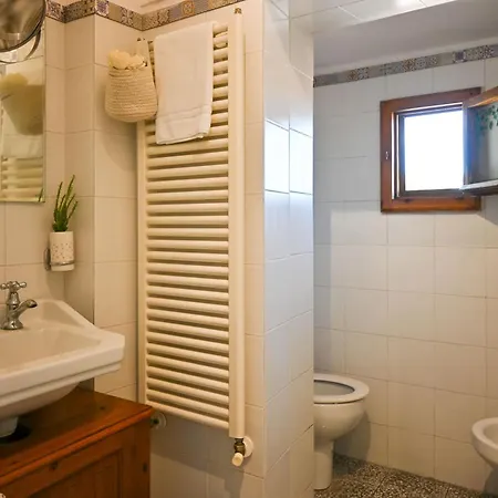 2 - Rustic Romantic Flat *