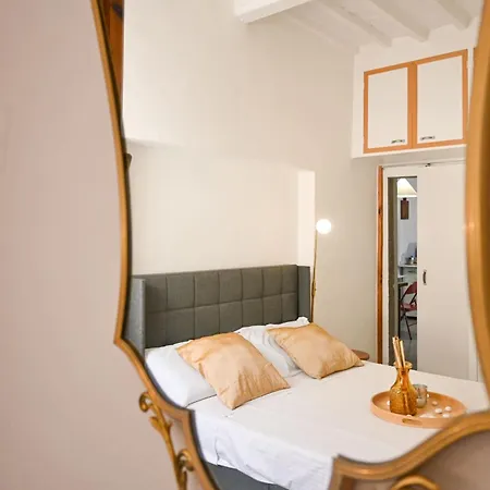 2 - Rustic Romantic Flat