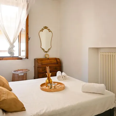 2 - Rustic Romantic Flat *