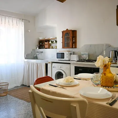2 - Rustic Romantic Flat Pisa