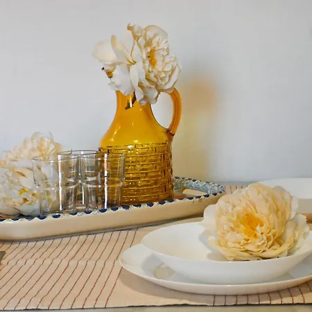 2 - Rustic Romantic Flat *