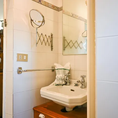 2 - Rustic Romantic Flat *